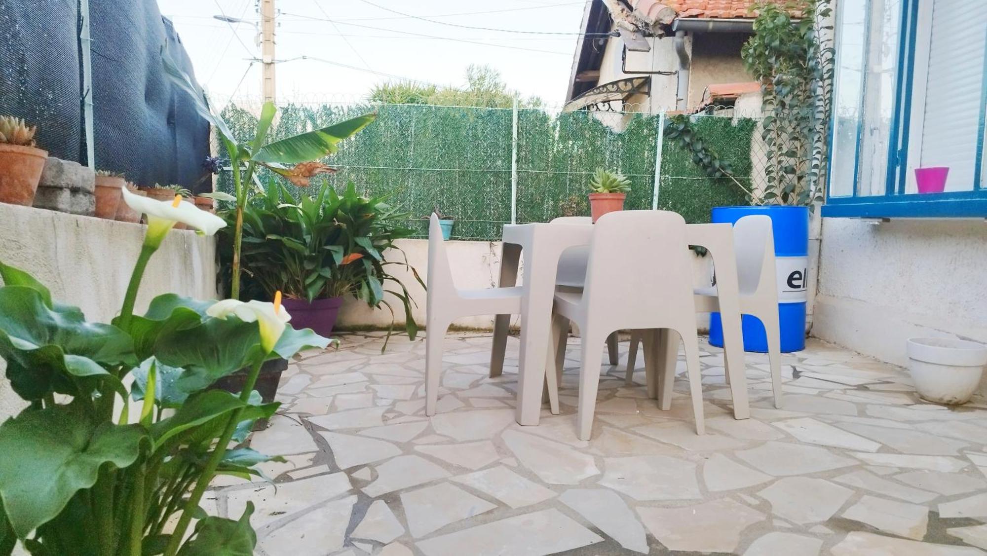 Charmante Maison T2 De Plein Pied Avec Exterieur Calme Aux Arenes Villa Beziers Exterior photo